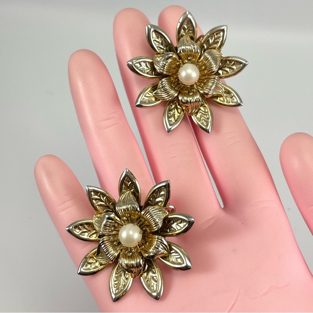 Coro Vintage Faux Pearl 3D Floral Clip On Earrings Statement Elegant Embossed